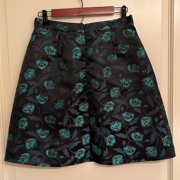 EUC J. Crew Floral Flat Front A-Line Short Mini Skirt Size 4 Black & Green - Picture 2 of 11